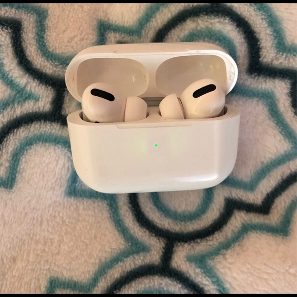 Apple airpods 2.0 - Picture 2 of 3